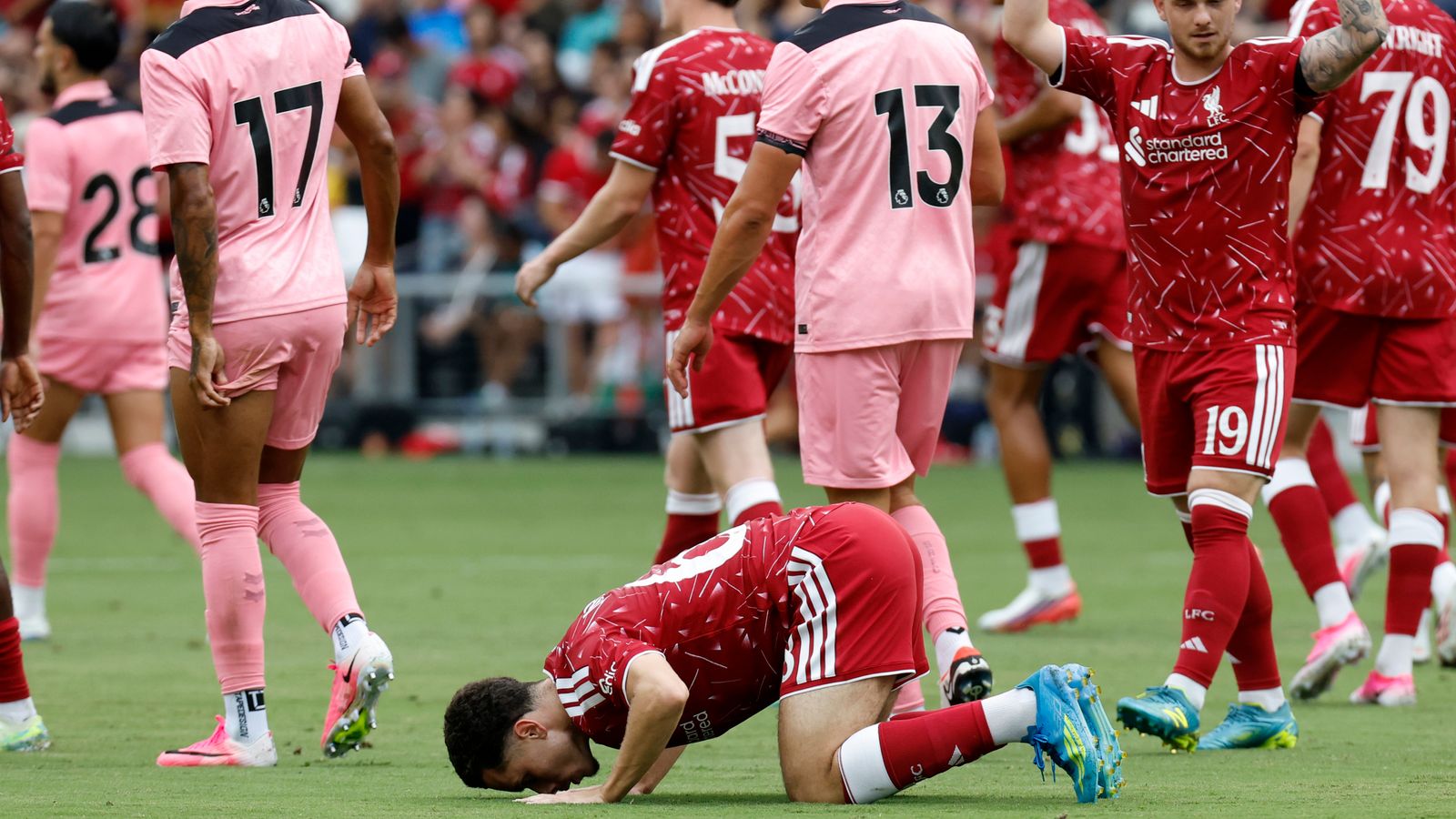 利物浦4-2战胜桑德兰:安多尼·伊拉奥拉开启红军主帅生涯的胜利之路